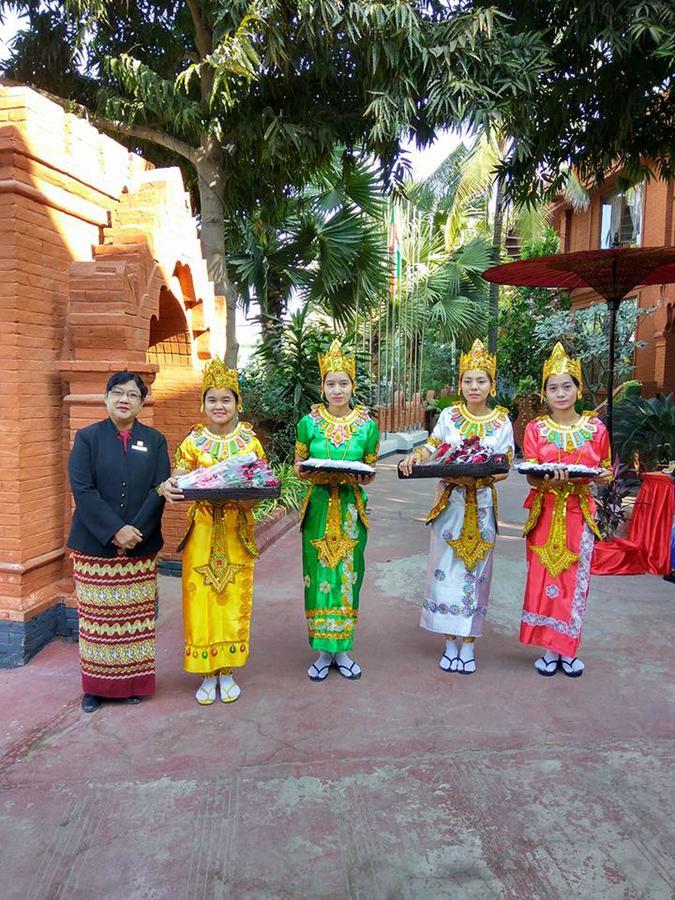 Hotel Sincere Smile Bagan New Bagan Bagian luar foto
