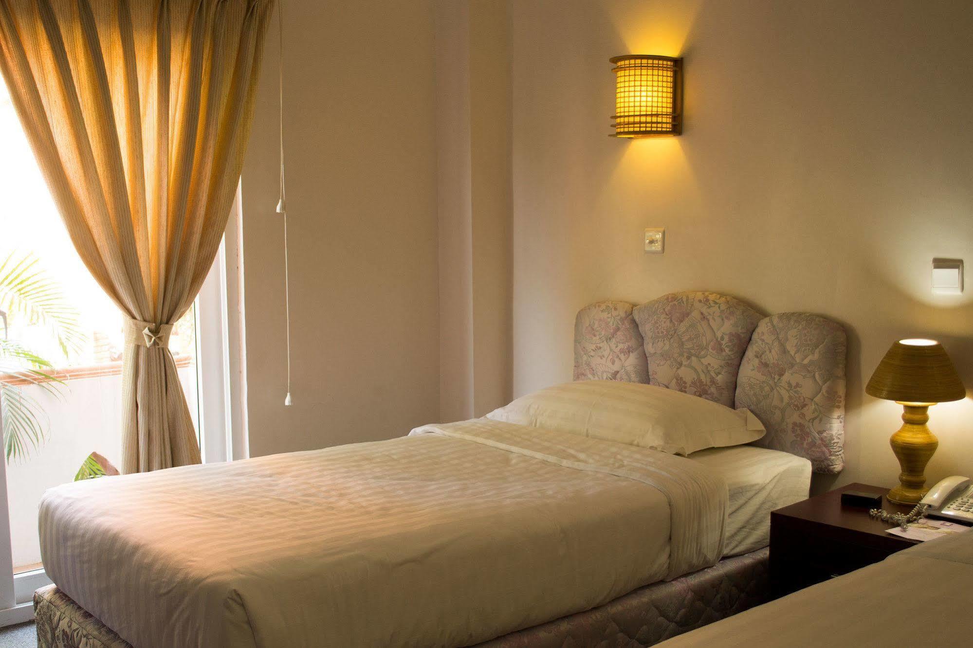 Hotel Sincere Smile Bagan New Bagan Bagian luar foto